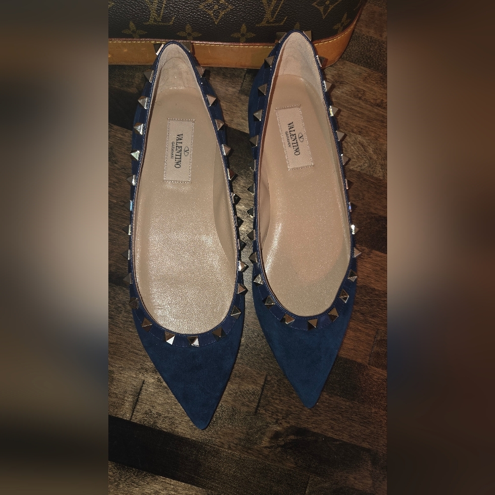 Valentino Navy Suede Rockstud Pointed Toe Flats - Picture 5 of 6
